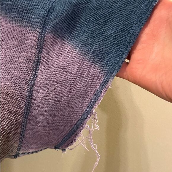 Free People Cropped Distressed V-Neck Top - Picture 3 of 11